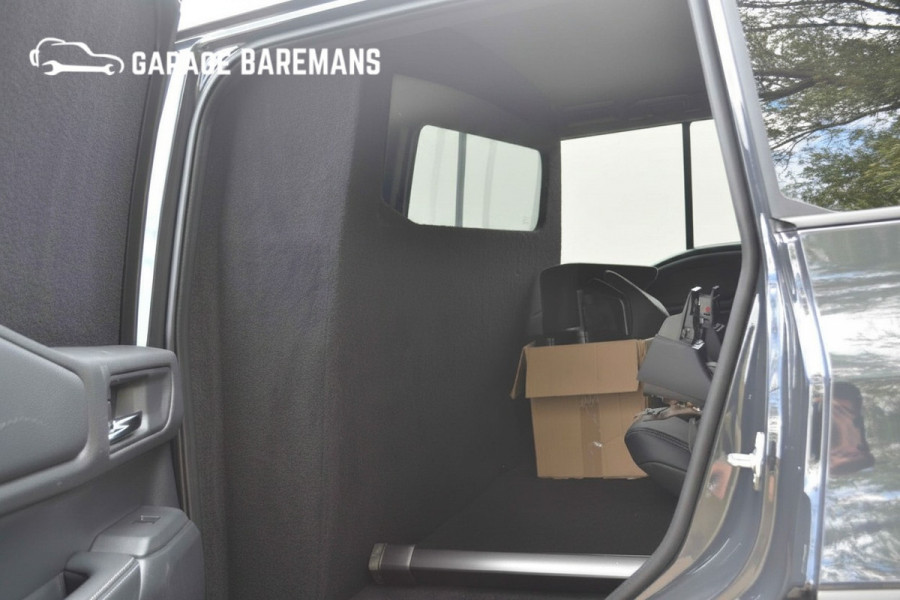 Toyota Land Cruiser 250 2.8 D-4D Blind Van Navigator