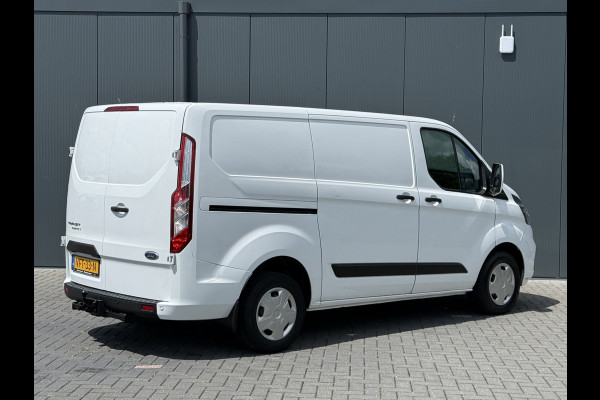 Ford Transit Custom 2.0 TDCI E6 / L1H1 / 1e EIG. / INRICHTING / 2.5 TONS TREKHAAK / 3-ZITS / AIRCO / CRUISE / LED