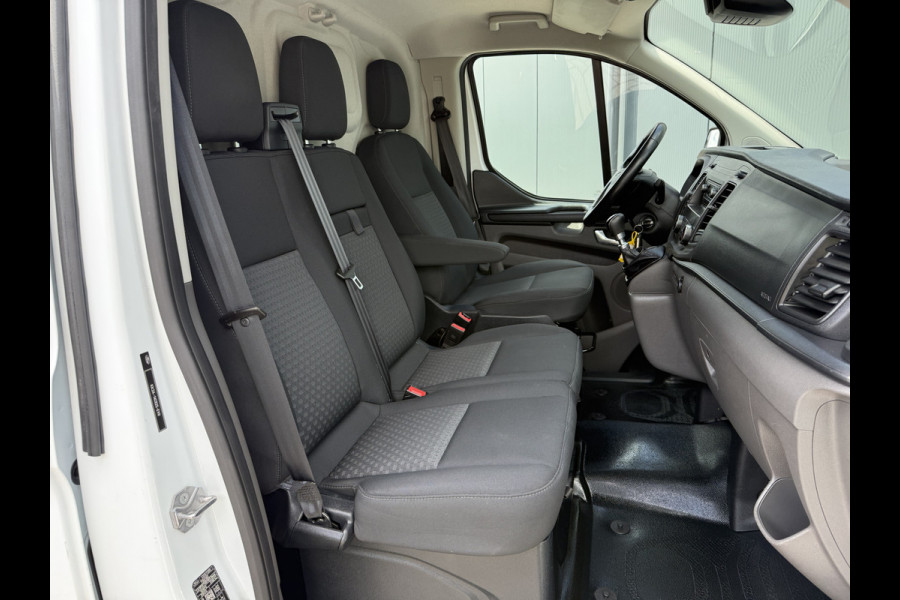 Ford Transit Custom 2.0 TDCI E6 / L1H1 / 1e EIG. / INRICHTING / 2.5 TONS TREKHAAK / 3-ZITS / AIRCO / CRUISE / LED