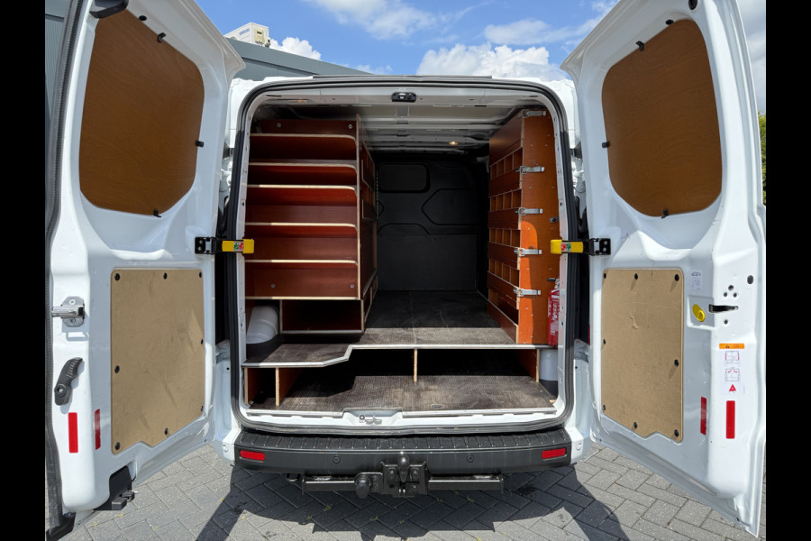 Ford Transit Custom 2.0 TDCI E6 / L1H1 / 1e EIG. / INRICHTING / 2.5 TONS TREKHAAK / 3-ZITS / AIRCO / CRUISE / LED