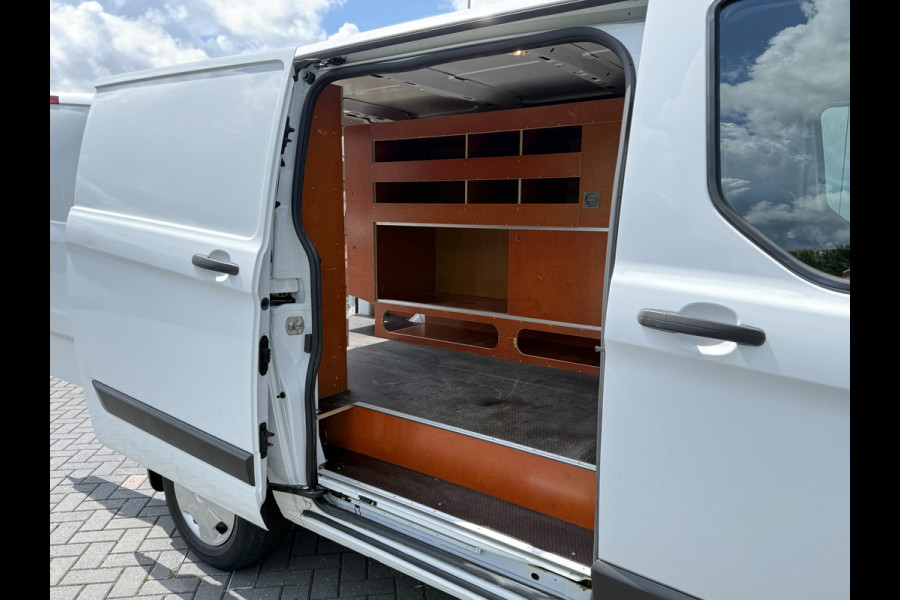 Ford Transit Custom 2.0 TDCI E6 / L1H1 / 1e EIG. / INRICHTING / 2.5 TONS TREKHAAK / 3-ZITS / AIRCO / CRUISE / LED
