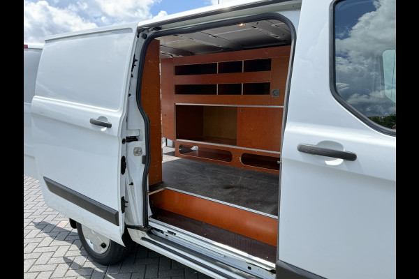 Ford Transit Custom 2.0 TDCI E6 / L1H1 / 1e EIG. / INRICHTING / 2.5 TONS TREKHAAK / 3-ZITS / AIRCO / CRUISE / LED