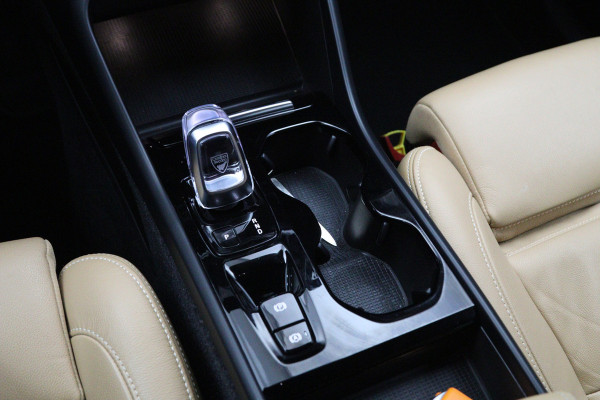 Volvo XC40 1.5 211 PK T4 Recharge Inscription PHEV, Leder, Trekhaak, Camera