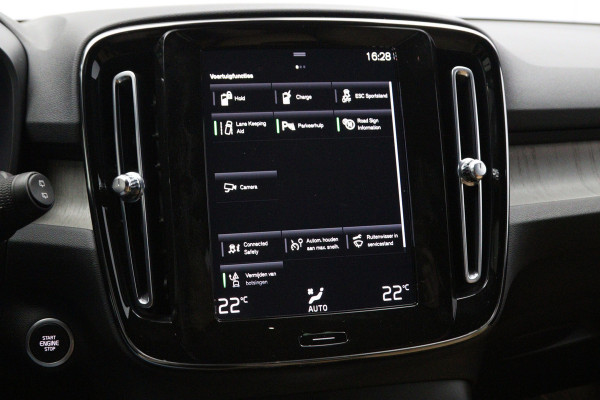 Volvo XC40 1.5 211 PK T4 Recharge Inscription PHEV, Leder, Trekhaak, Camera