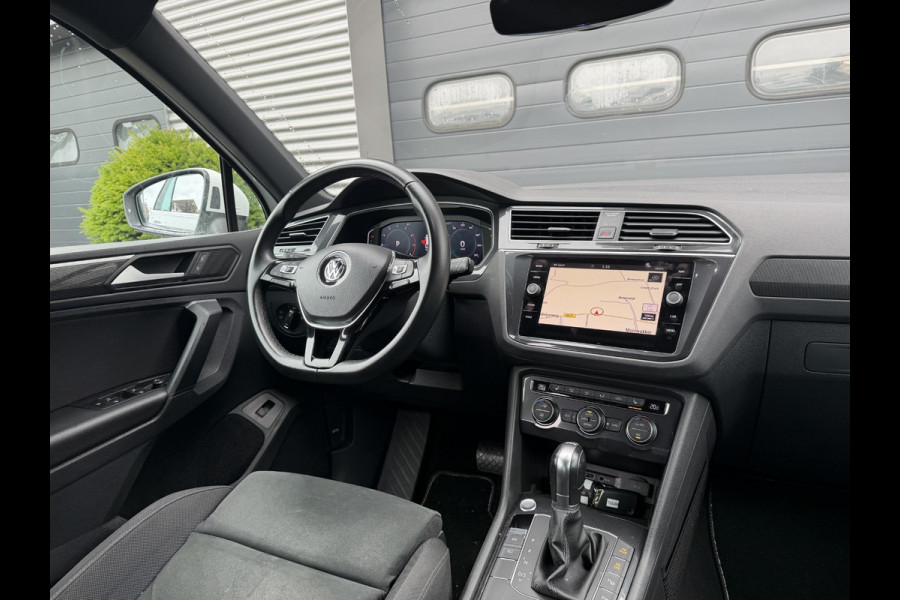 Volkswagen Tiguan 1.5 TSI DSG R-Line | Navigatie | Camera | Adaptive Cruise Control | LED | Carplay | Elektrische Achterklep |