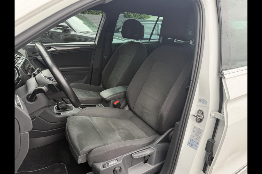 Volkswagen Tiguan 1.5 TSI DSG R-Line | Navigatie | Camera | Adaptive Cruise Control | LED | Carplay | Elektrische Achterklep |