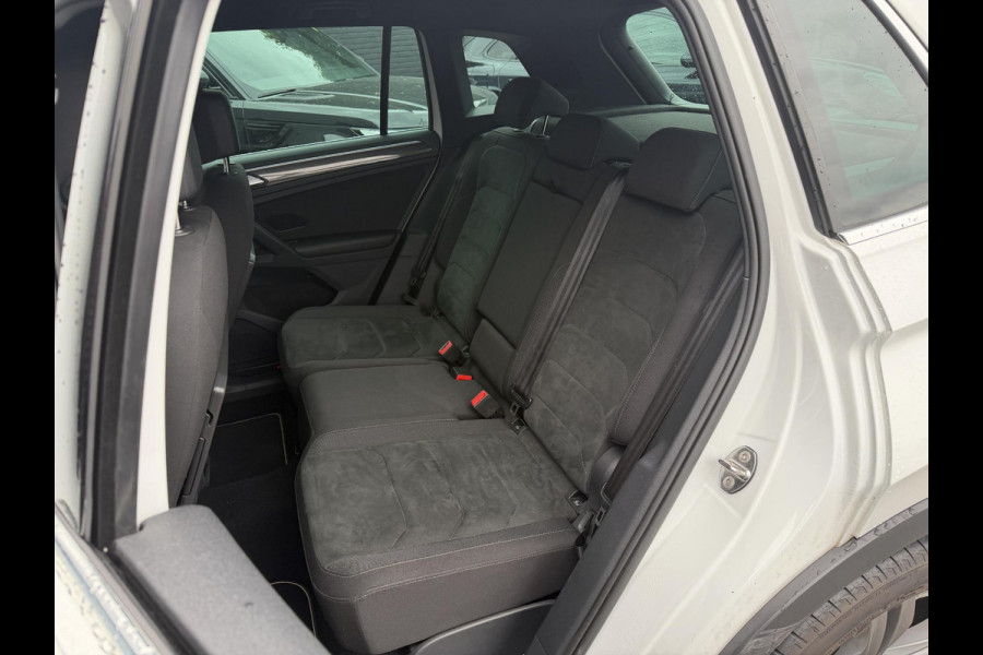 Volkswagen Tiguan 1.5 TSI DSG R-Line | Navigatie | Camera | Adaptive Cruise Control | LED | Carplay | Elektrische Achterklep |