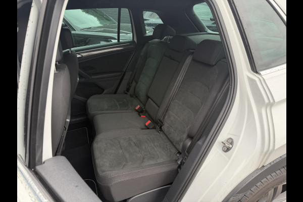 Volkswagen Tiguan 1.5 TSI DSG R-Line | Navigatie | Camera | Adaptive Cruise Control | LED | Carplay | Elektrische Achterklep |