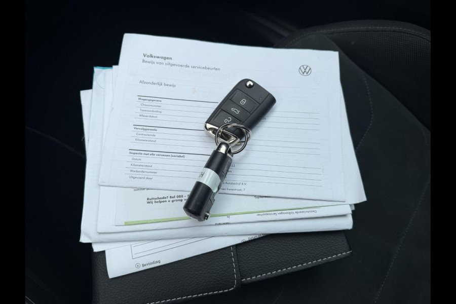 Volkswagen Tiguan 1.5 TSI DSG R-Line | Navigatie | Camera | Adaptive Cruise Control | LED | Carplay | Elektrische Achterklep |