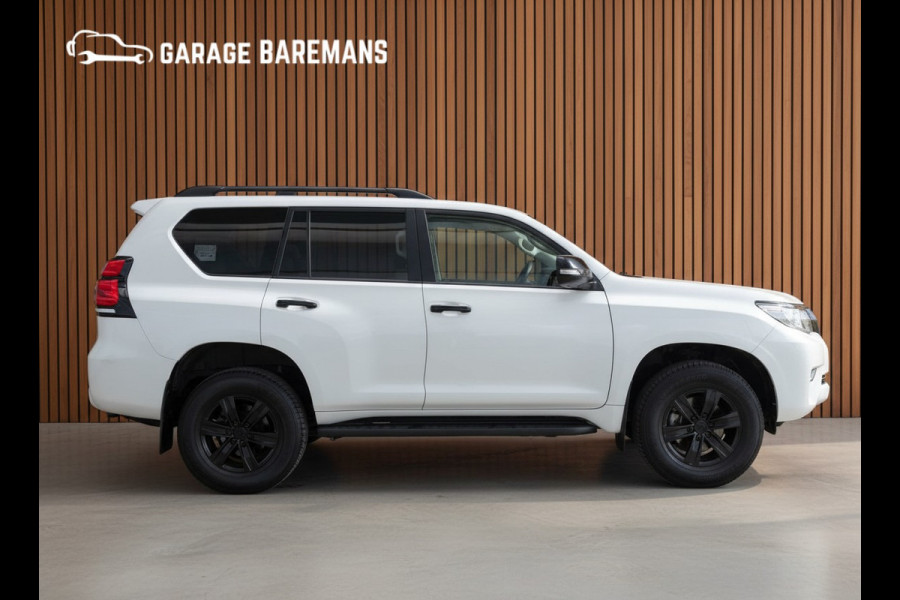 Toyota Land Cruiser 150 2.8 D-4D-F Comfort Window Van