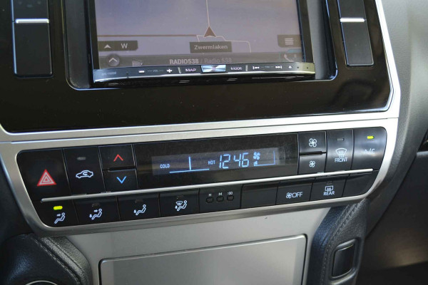 Toyota Land Cruiser 150 2.8 D-4D-F Comfort Window Van