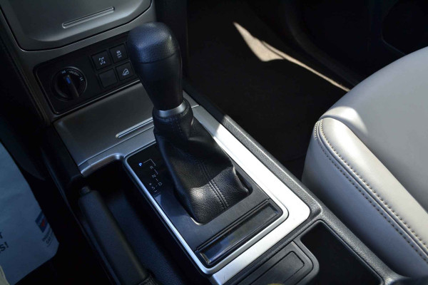 Toyota Land Cruiser 150 2.8 D-4D-F Comfort Window Van