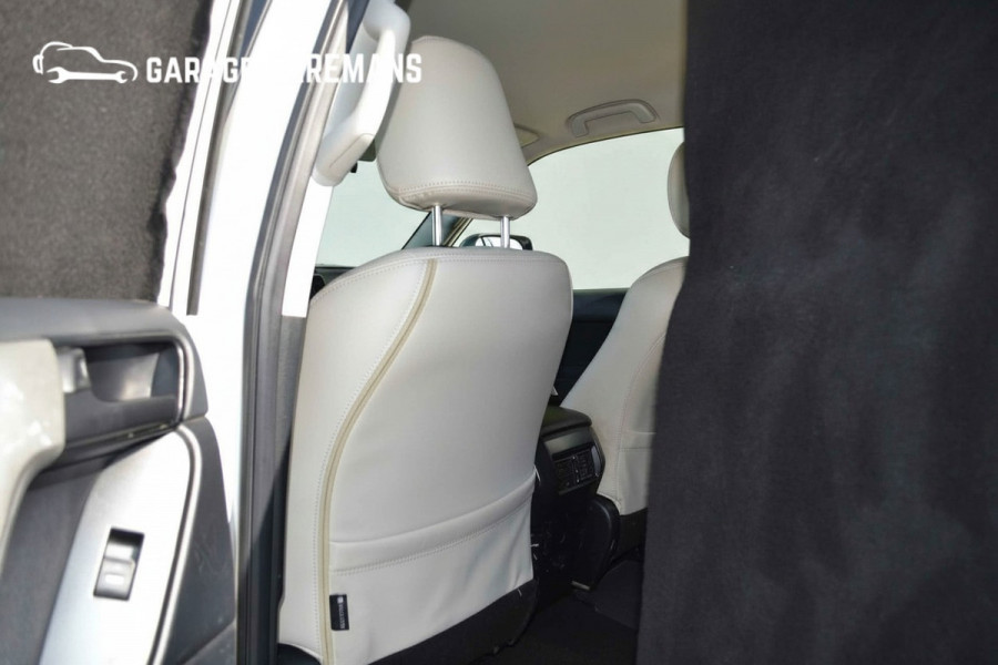 Toyota Land Cruiser 150 2.8 D-4D-F Comfort Window Van