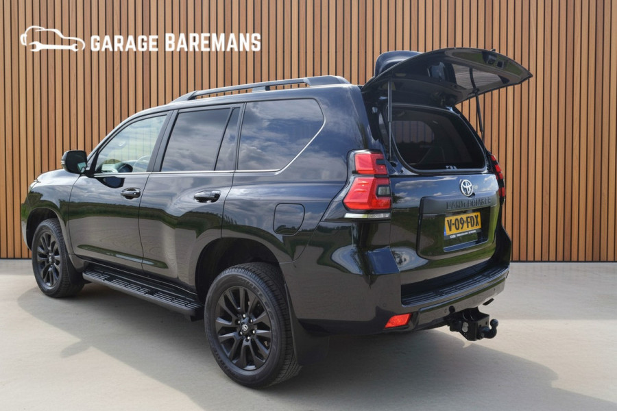 Toyota Land Cruiser 150 2.8 D-4D-F Professional Black line Window Van