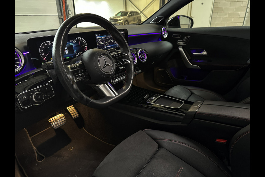 Mercedes-Benz A-Klasse 250 e AMG Line Matgrijs | Pano | 360 | Headup | Matrix | 1e eig | 12 maanden Garantie