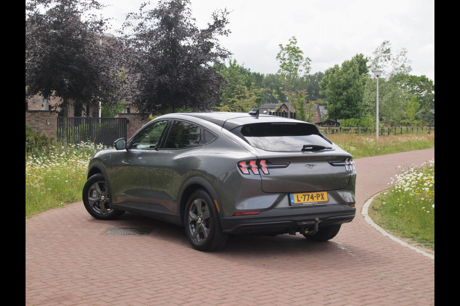Ford Mustang Mach-E Extended RWD 98 kWh | Panoramadak | Bang & Olufsen | 360 Camera | Trekhaak | Apple Carplay |