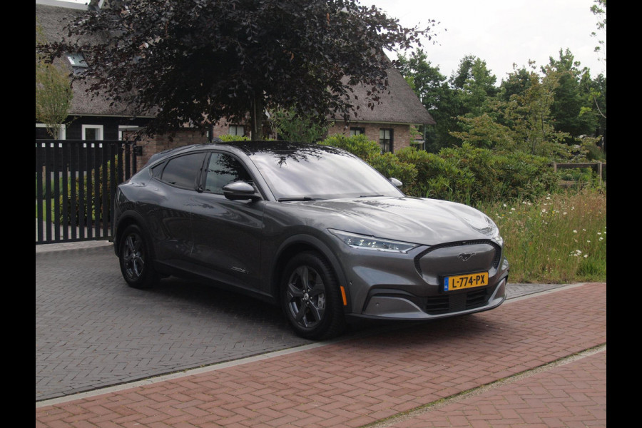 Ford Mustang Mach-E Extended RWD 98 kWh | Panoramadak | Bang & Olufsen | 360 Camera | Trekhaak | Apple Carplay |