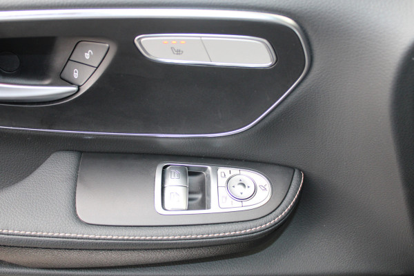 Mercedes-Benz Eqv 300 L2 / AMG / Luchtvering / Dubbele Cabine / Black Edition / 360 Camera / Vol Opties / NIEUWSTAAT