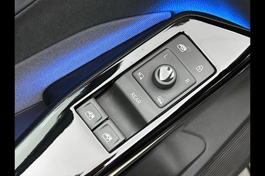 Volkswagen ID.3 Pro 58 kWh Climate Control Navigatie Carplay PDC VA + Camera 18" LM Velgen Adaptive Cruise Control Full LED