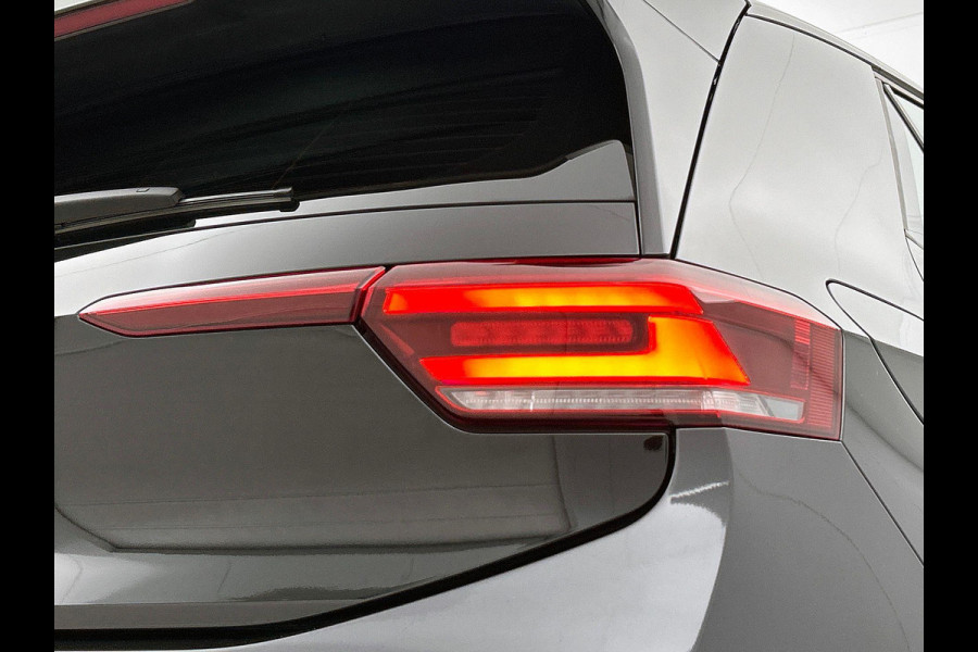 Volkswagen ID.3 Pro 58 kWh Climate Control Navigatie Carplay PDC VA + Camera 18" LM Velgen Adaptive Cruise Control Full LED