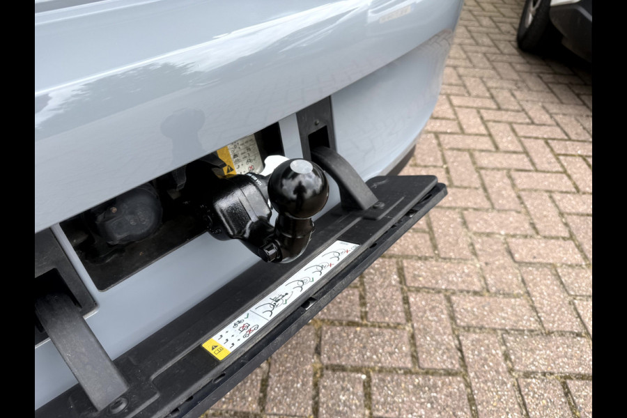 Volkswagen ID.3 First 58 kWh SOH 92.8%, Trekhaak, Stoel/Stuurverwarming, Sfeerverlichting