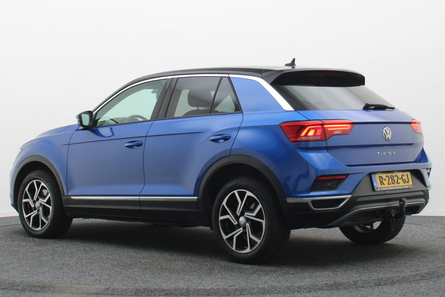 Volkswagen T-Roc 1.5 TSI Sport Virtual Cockpit, Cruise, Apple Carplay, Verwarmde Stoelen, Trekhaak, 17''