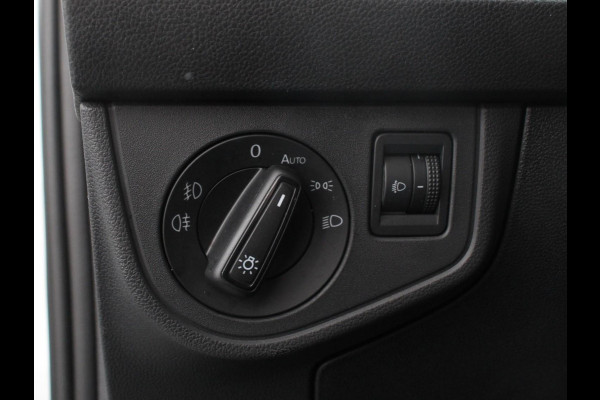 Volkswagen Polo 1.0 TSI Move Navigatie App Connect / Android Auto / Apple Carplay Climate Control Parkeer sensoren Lichtmetalen Velgen Dab Digitale Cockpit
