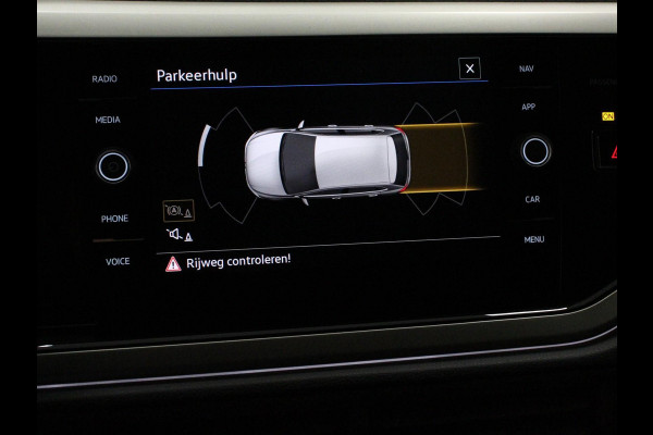Volkswagen Polo 1.0 TSI Move Navigatie App Connect / Android Auto / Apple Carplay Climate Control Parkeer sensoren Lichtmetalen Velgen Dab Digitale Cockpit