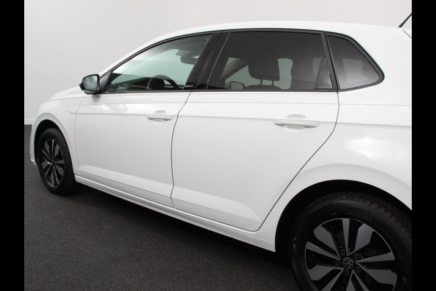 Volkswagen Polo 1.0 TSI Move Navigatie App Connect / Android Auto / Apple Carplay Climate Control Parkeer sensoren Lichtmetalen Velgen Dab Digitale Cockpit