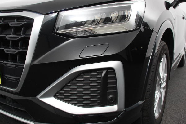 Audi Q2 35 TFSI 150pk S-Tronic Prestige Navigatie Apple Carplay/Android Auto Camera Parkeersensoren Adaptive Cruise Control Stoelverwarming Climate Control Lichtmetalen velgen