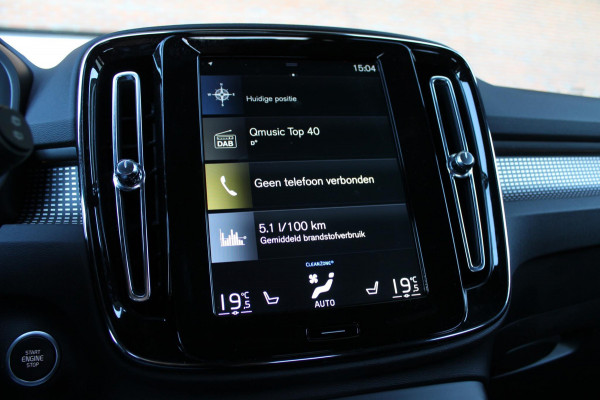 Volvo XC40 T5 262PK Automaat Recharge R-Design Navigatie / Apple Carplay / DAB+ / Road Sign Information / Parkeersensoren voor en achter / Cruise Control(Verhuurd)