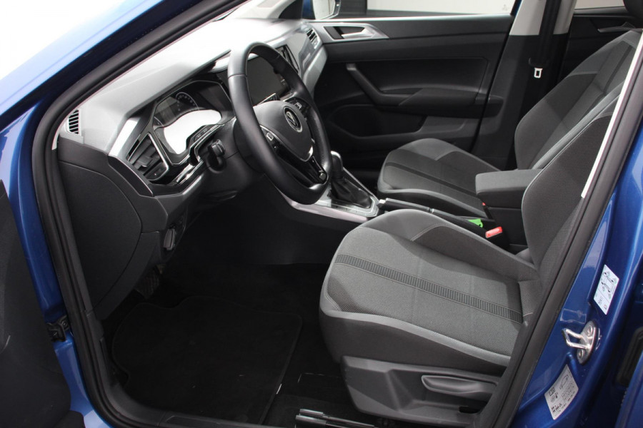 Volkswagen Polo 1.0 TSI 110 pk DSG Highline Navigatie Apple Carplay/Android Auto  Parkeersensoren  Adaptive Cruise Control  Afneembare trekhaak  Getinte ramen  Stoelverwarming  Climatronic