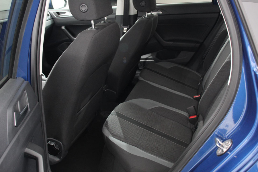 Volkswagen Polo 1.0 TSI 110 pk DSG Highline Navigatie Apple Carplay/Android Auto  Parkeersensoren  Adaptive Cruise Control  Afneembare trekhaak  Getinte ramen  Stoelverwarming  Climatronic