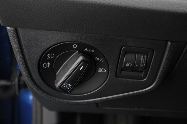 Volkswagen Polo 1.0 TSI 110 pk DSG Highline Navigatie Apple Carplay/Android Auto  Parkeersensoren  Adaptive Cruise Control  Afneembare trekhaak  Getinte ramen  Stoelverwarming  Climatronic