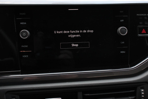Volkswagen Polo 1.0 TSI 110 pk DSG Highline Navigatie Apple Carplay/Android Auto  Parkeersensoren  Adaptive Cruise Control  Afneembare trekhaak  Getinte ramen  Stoelverwarming  Climatronic