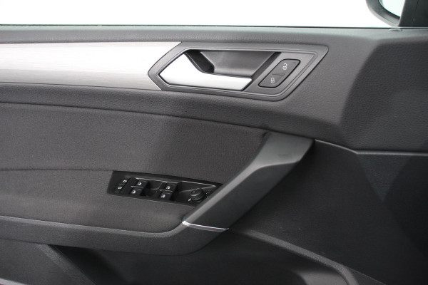 Volkswagen Touran 1.5 TSI 150pk DSG Comfortline 7p Navigatie Apple Carplay/Android Auto Climate Control Adaptive Cruise Control Stoelverwarming