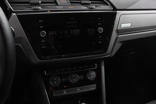 Volkswagen Touran 1.5 TSI 150pk DSG Comfortline 7p Navigatie Apple Carplay/Android Auto Climate Control Adaptive Cruise Control Stoelverwarming