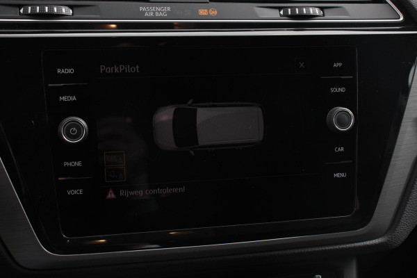 Volkswagen Touran 1.5 TSI 150pk DSG Comfortline 7p Navigatie Apple Carplay/Android Auto Climate Control Adaptive Cruise Control Stoelverwarming