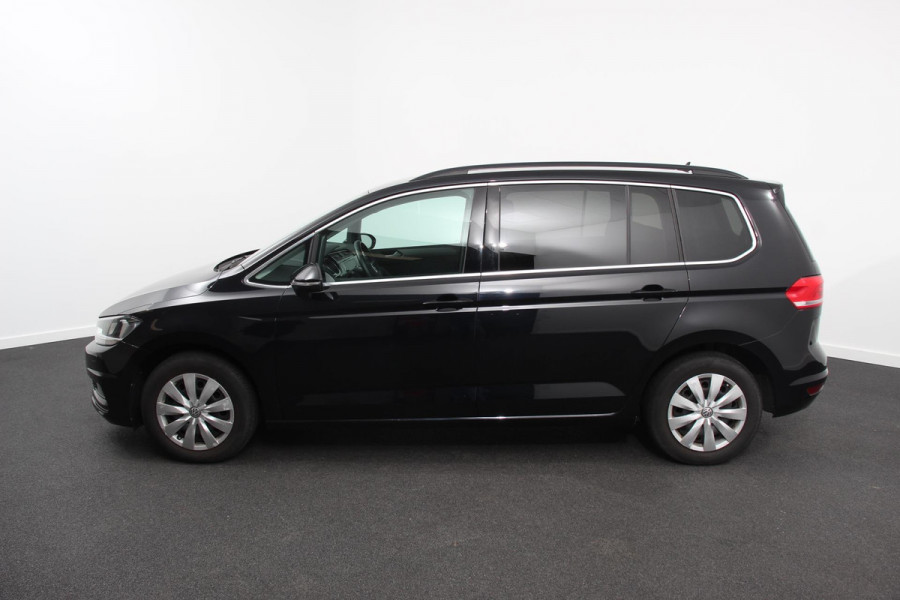 Volkswagen Touran 1.5 TSI 150pk DSG Comfortline 7p Navigatie Apple Carplay/Android Auto Climate Control Adaptive Cruise Control Stoelverwarming