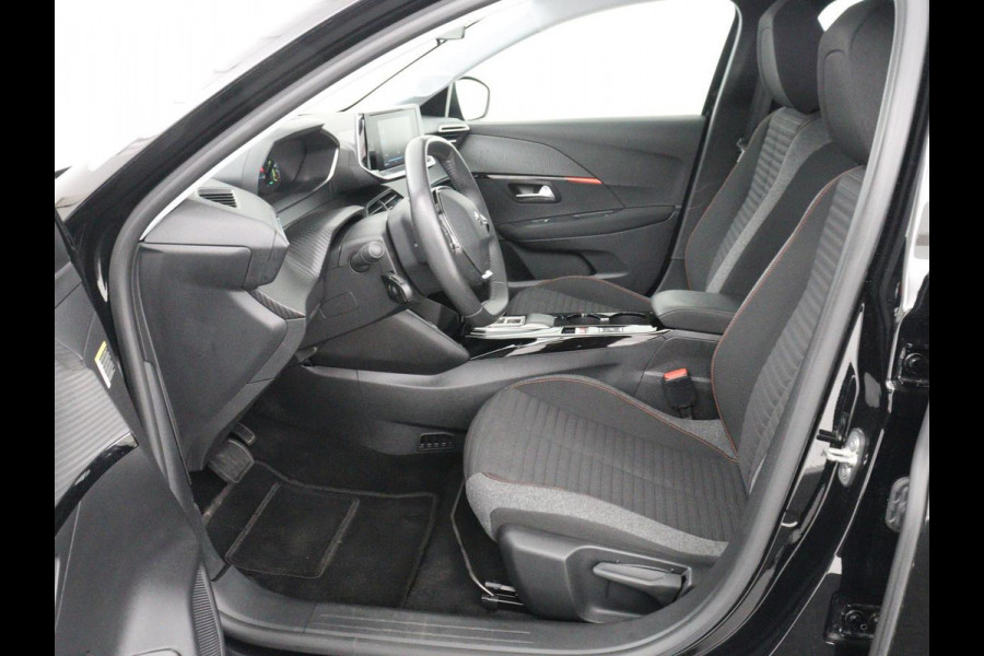 Peugeot e-208 EV Active Pack 50 kWh | SOH 94,2% | 38.400km NAP | Navigatie | Carplay | Parkeerhulp | Climate control | Bluetooth | DAB | Cruise control | Origineel NL | 1e eigenaar