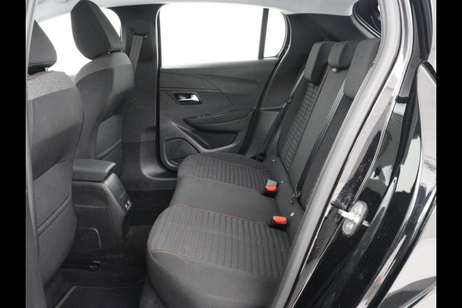 Peugeot e-208 EV Active Pack 50 kWh | SOH 94,2% | 38.400km NAP | Navigatie | Carplay | Parkeerhulp | Climate control | Bluetooth | DAB | Cruise control | Origineel NL | 1e eigenaar