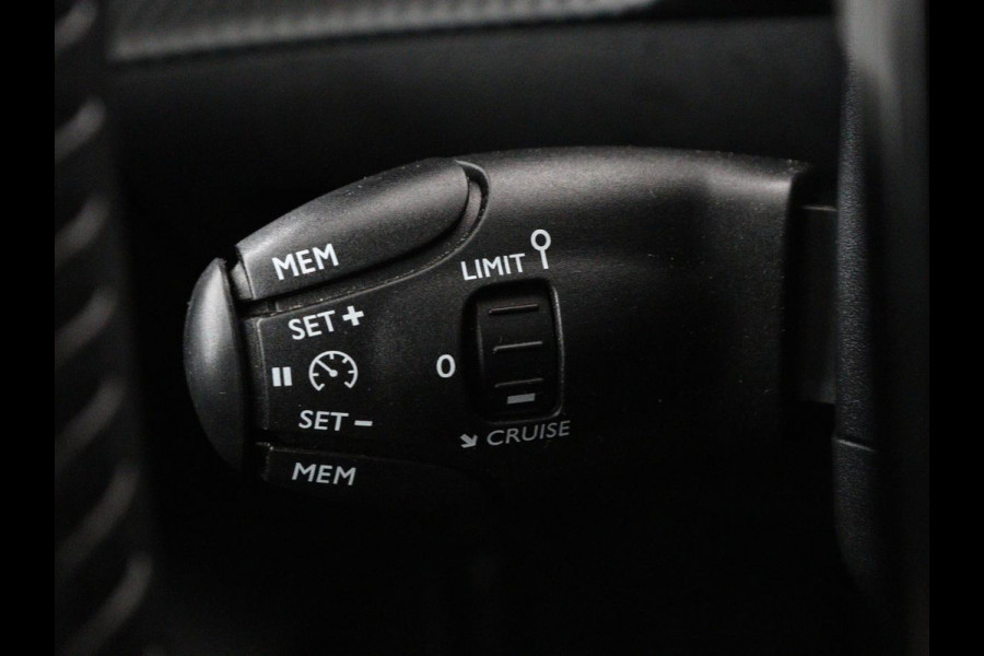 Peugeot e-208 EV Active Pack 50 kWh | SOH 94,2% | 38.400km NAP | Navigatie | Carplay | Parkeerhulp | Climate control | Bluetooth | DAB | Cruise control | Origineel NL | 1e eigenaar