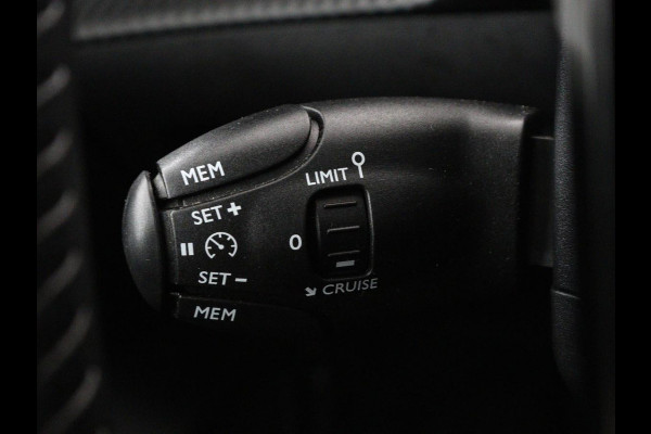 Peugeot e-208 EV Active Pack 50 kWh | SOH 94,2% | 38.400km NAP | Navigatie | Carplay | Parkeerhulp | Climate control | Bluetooth | DAB | Cruise control | Origineel NL | 1e eigenaar