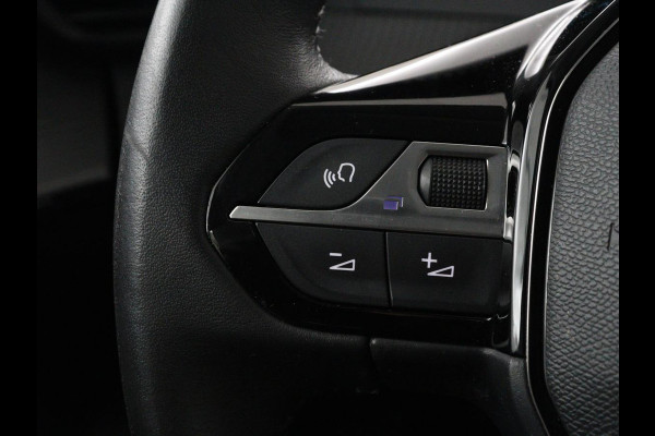 Peugeot e-208 EV Active Pack 50 kWh | SOH 94,2% | 38.400km NAP | Navigatie | Carplay | Parkeerhulp | Climate control | Bluetooth | DAB | Cruise control | Origineel NL | 1e eigenaar
