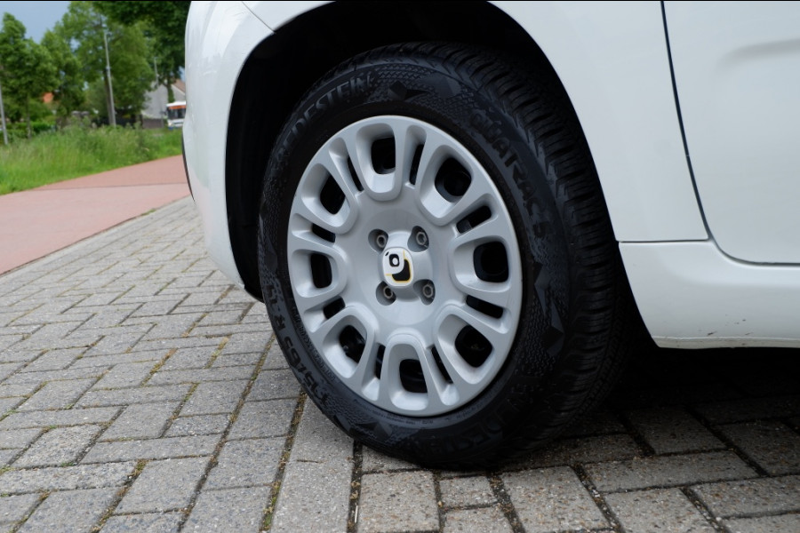 Fiat Panda 1.0 Hybrid City / INCL. 12mnd BOVAG / Parkeer-sensoren