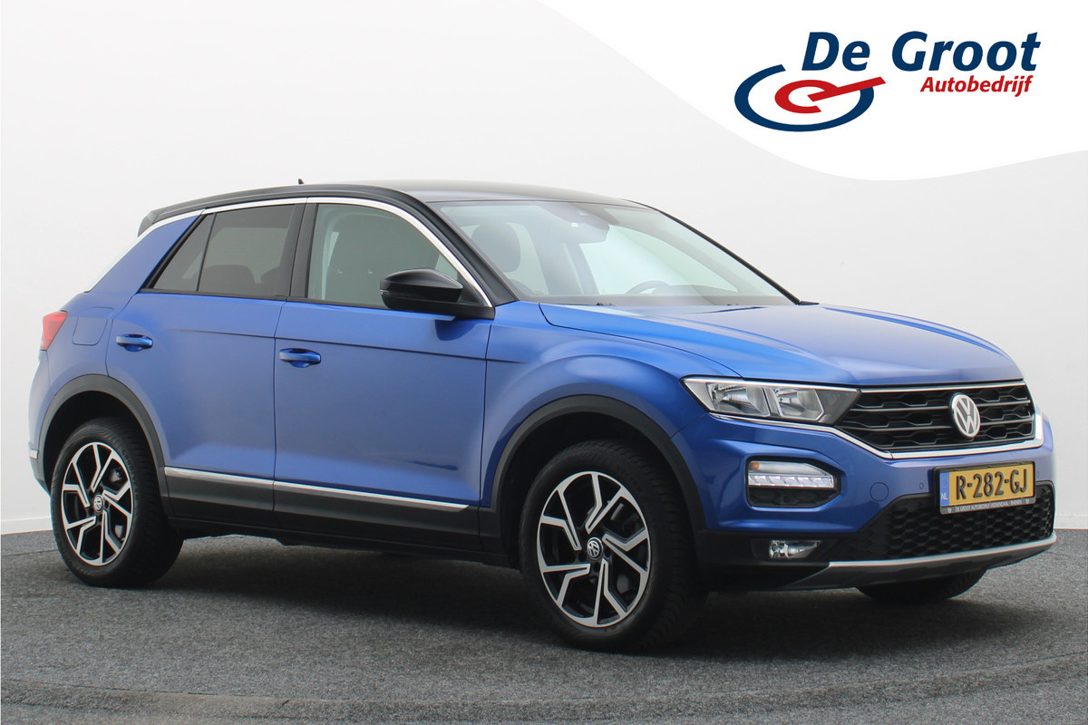 Volkswagen T-Roc 1.5 TSI Sport Virtual Cockpit, Cruise, Apple Carplay, Verwarmde Stoelen, Trekhaak, 17''