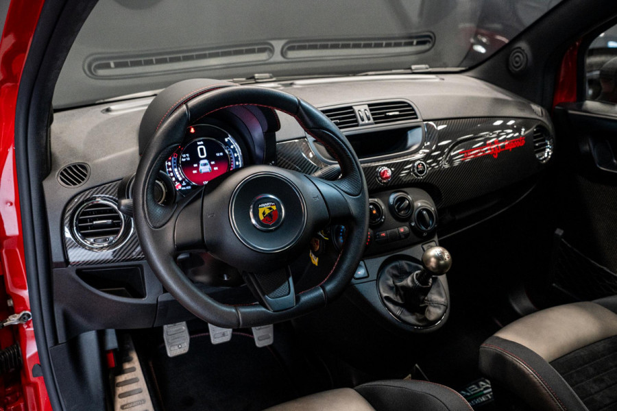 Abarth 695 Biposto  *O.Z. Lichtmetalen velgen / Akrapovic / Carbon in-exterieur / Sportstoelen / Brembo-Remmen*