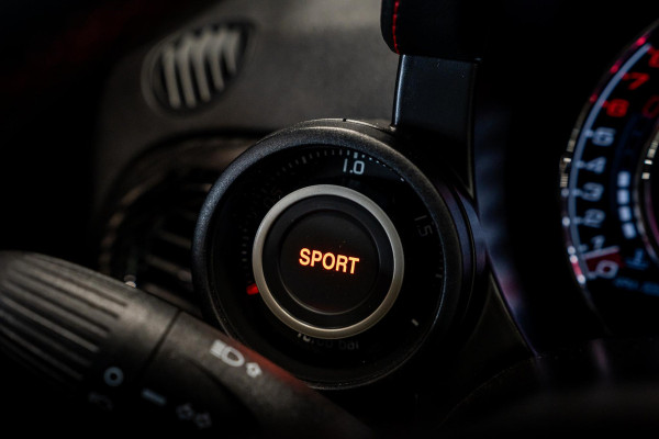 Abarth 695 Biposto  *O.Z. Lichtmetalen velgen / Akrapovic / Carbon in-exterieur / Sportstoelen / Brembo-Remmen*