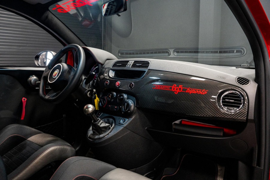 Abarth 695 Biposto  *O.Z. Lichtmetalen velgen / Akrapovic / Carbon in-exterieur / Sportstoelen / Brembo-Remmen*