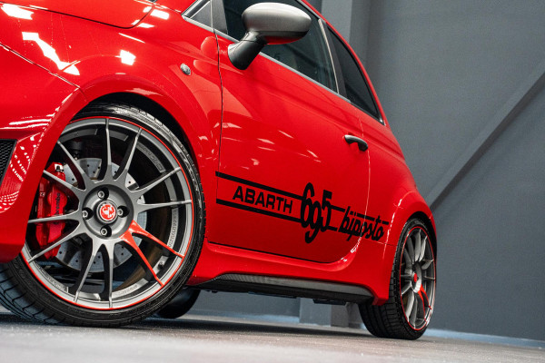 Abarth 695 Biposto  *O.Z. Lichtmetalen velgen / Akrapovic / Carbon in-exterieur / Sportstoelen / Brembo-Remmen*